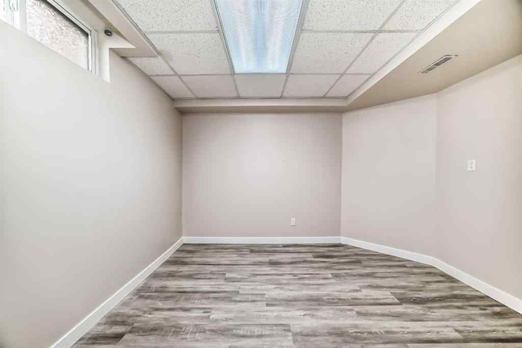 MLS® A2256158 - 96 Douglas Ridge Close SE in Douglasdale/Glen Calgary, Residential