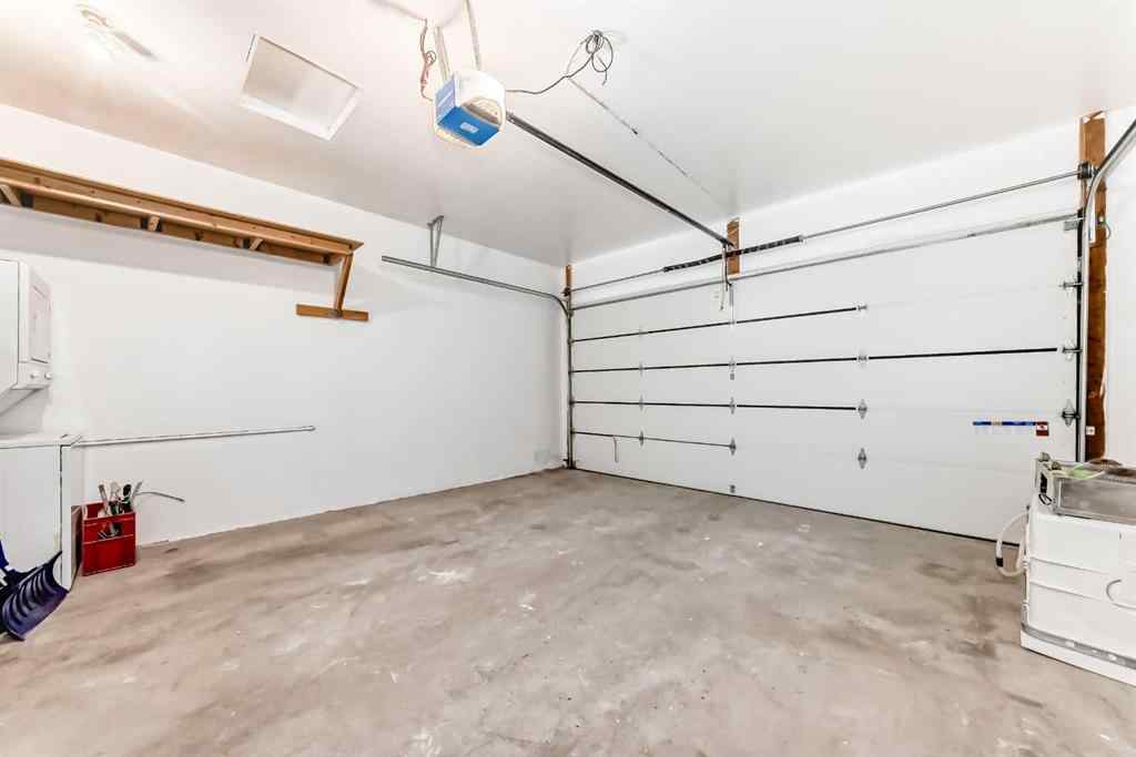 MLS® A2256158 - 96 Douglas Ridge Close SE in Douglasdale/Glen Calgary, Residential
