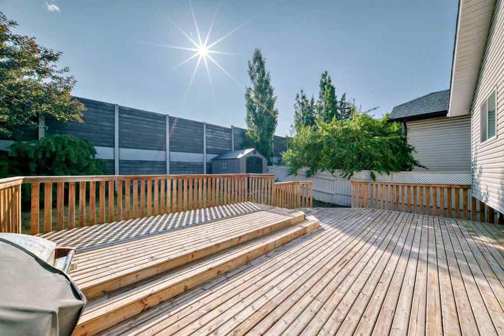 MLS® A2256158 - 96 Douglas Ridge Close SE in Douglasdale/Glen Calgary, Residential