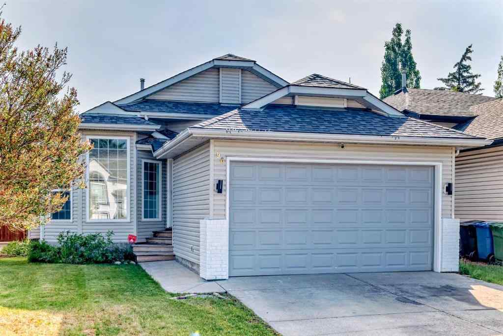 MLS® A2256158 - 96 Douglas Ridge Close SE in Douglasdale/Glen Calgary, Residential