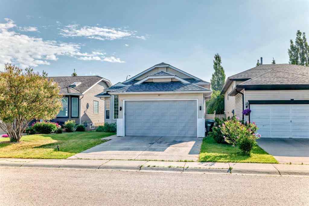 MLS® A2256158 - 96 Douglas Ridge Close SE in Douglasdale/Glen Calgary, Residential