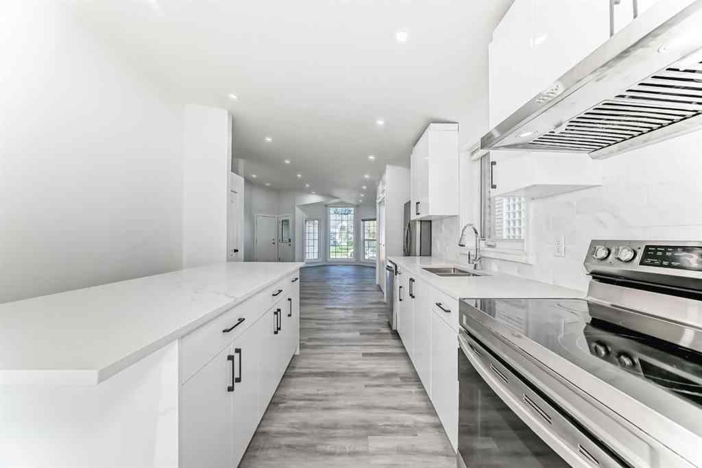 MLS® A2256158 - 96 Douglas Ridge Close SE in Douglasdale/Glen Calgary, Residential