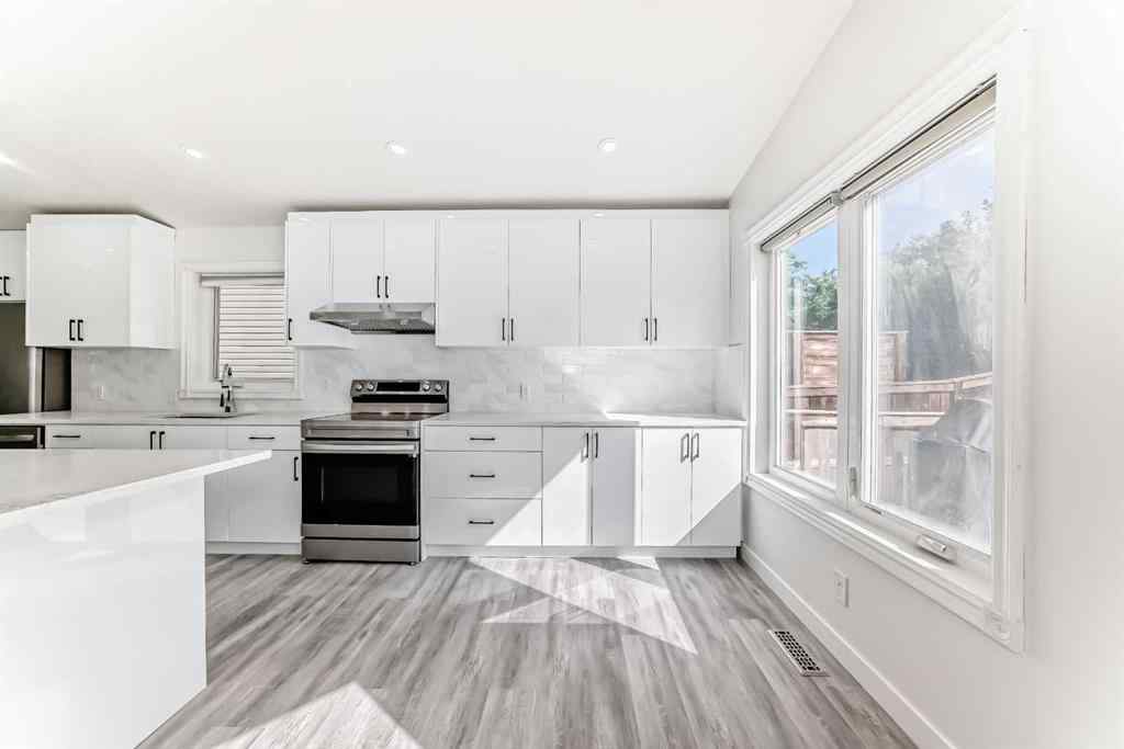MLS® A2256158 - 96 Douglas Ridge Close SE in Douglasdale/Glen Calgary, Residential