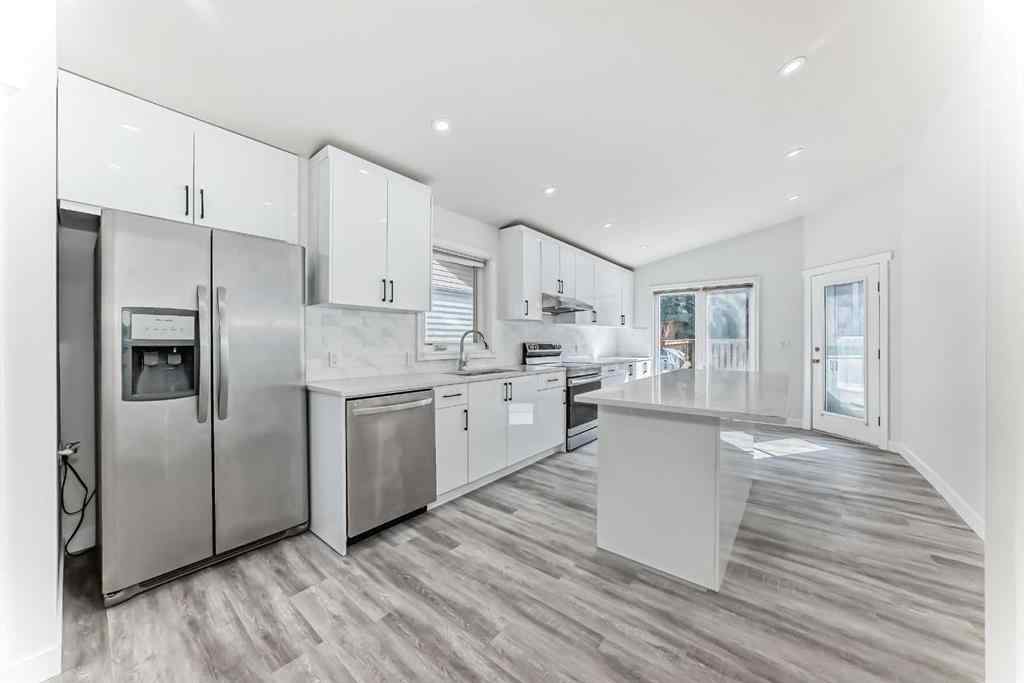 MLS® A2256158 - 96 Douglas Ridge Close SE in Douglasdale/Glen Calgary, Residential