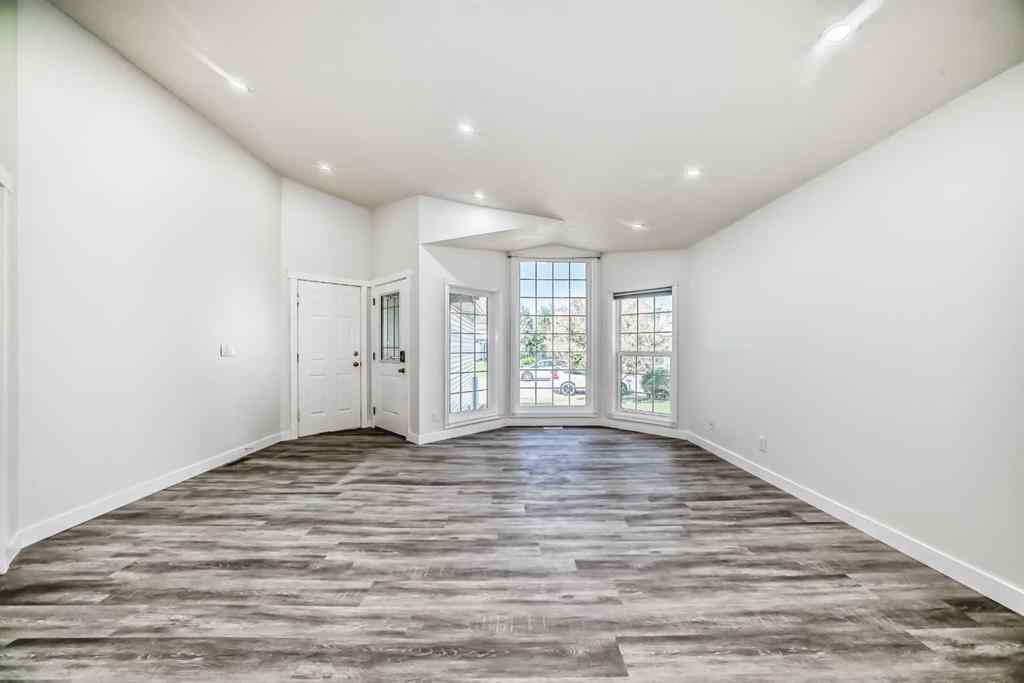 MLS® A2256158 - 96 Douglas Ridge Close SE in Douglasdale/Glen Calgary, Residential