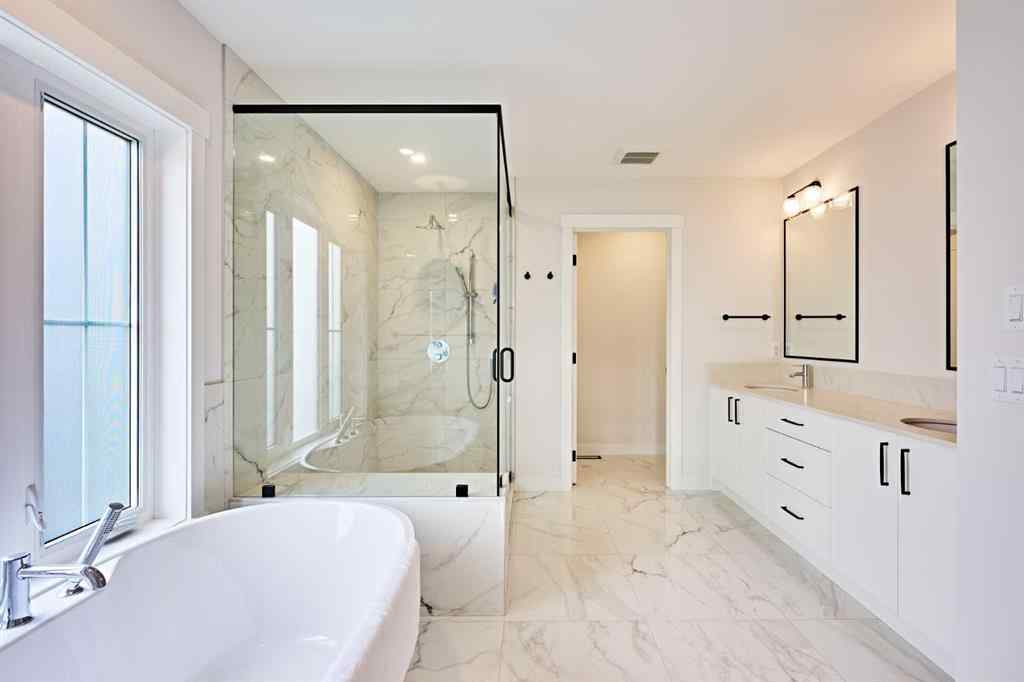 MLS® A2256159 - 468 Discovery Place SW in Discovery Ridge Calgary, Residential