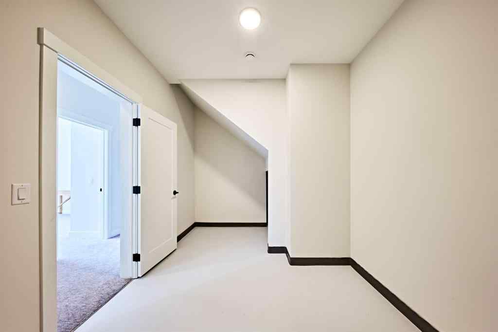 MLS® A2256159 - 468 Discovery Place SW in Discovery Ridge Calgary, Residential