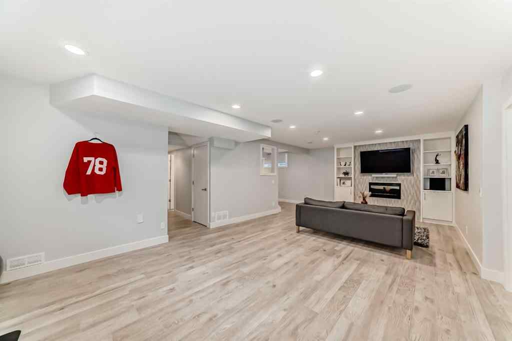 MLS® A2256160 - 213 Springbluff Boulevard SW in Springbank Hill Calgary, Residential