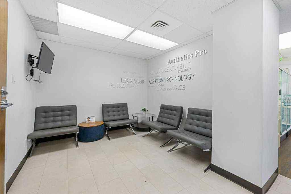 MLS® A2256161 - Unit #303 320 23 Avenue SW in Mission Calgary, Commercial