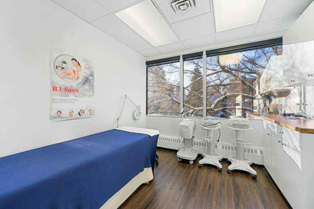 MLS® A2256161 - Unit #303 320 23 Avenue SW in Mission Calgary, Commercial