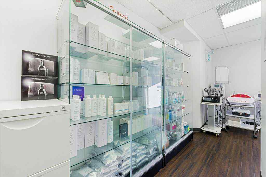 MLS® A2256161 - Unit #303 320 23 Avenue SW in Mission Calgary, Commercial