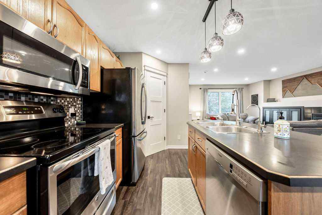 MLS® A2256162 - 301 tuscany Drive NW in Tuscany Calgary, Residential