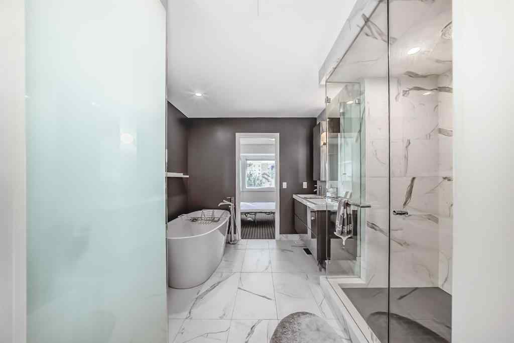 MLS® A2256174 - 2028 32 Avenue SW in South Calgary Calgary, Residential