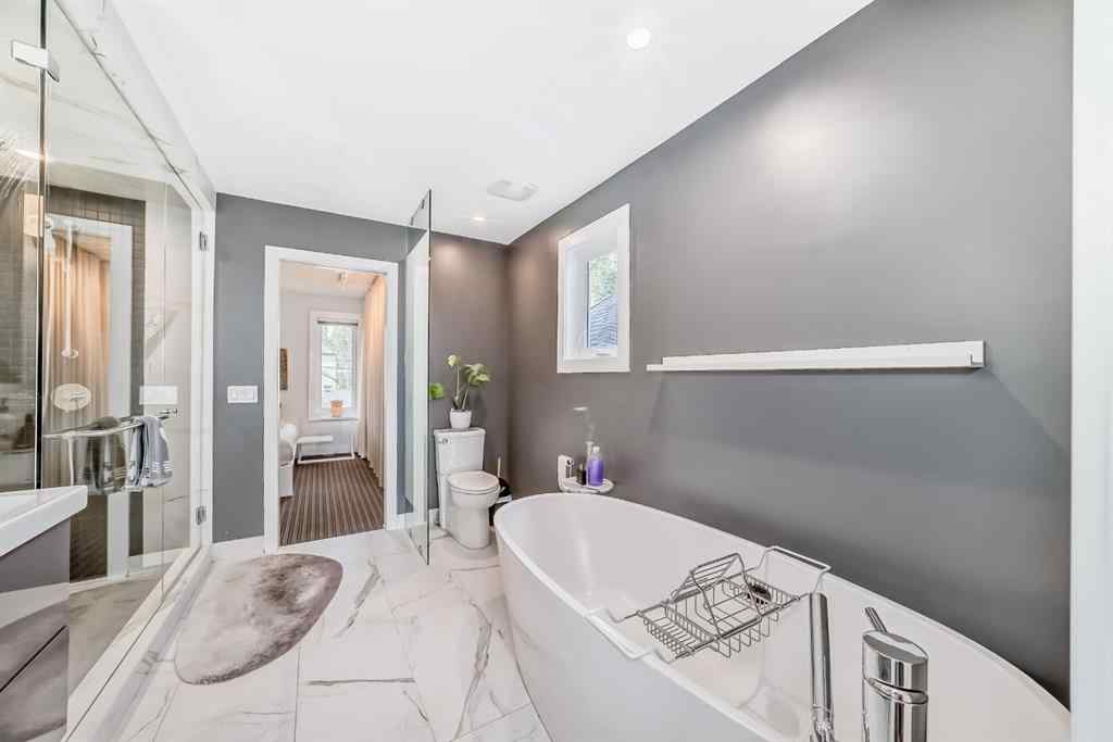 MLS® A2256174 - 2028 32 Avenue SW in South Calgary Calgary, Residential