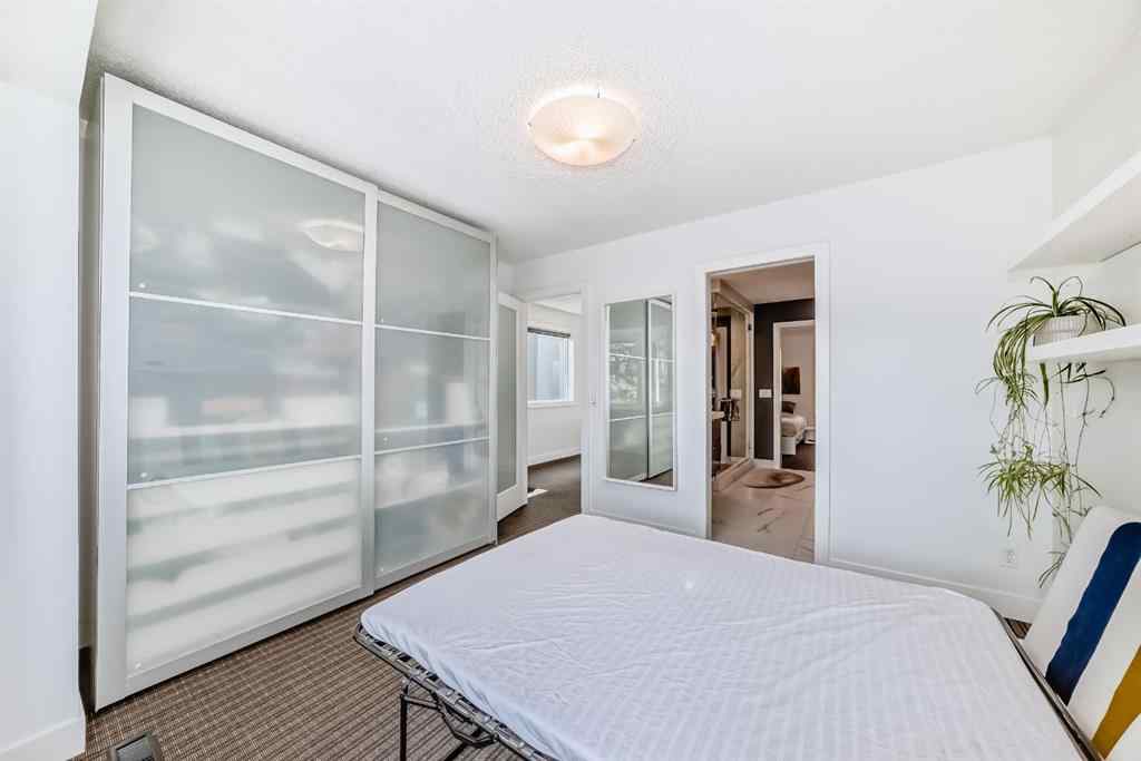 MLS® A2256174 - 2028 32 Avenue SW in South Calgary Calgary, Residential