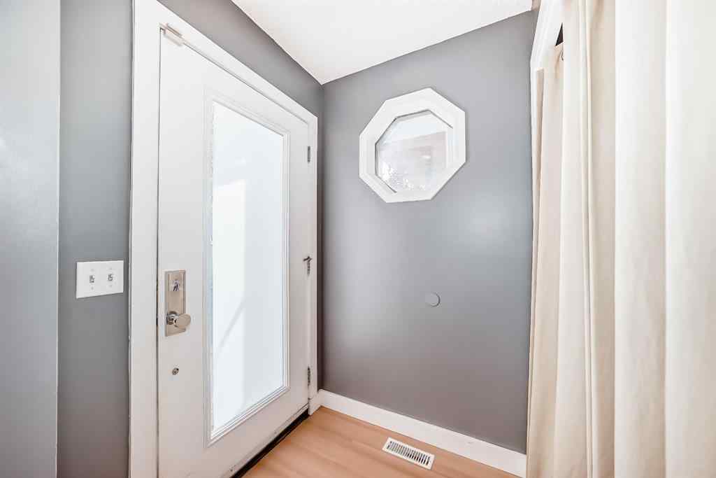 MLS® A2256174 - 2028 32 Avenue SW in South Calgary Calgary, Residential