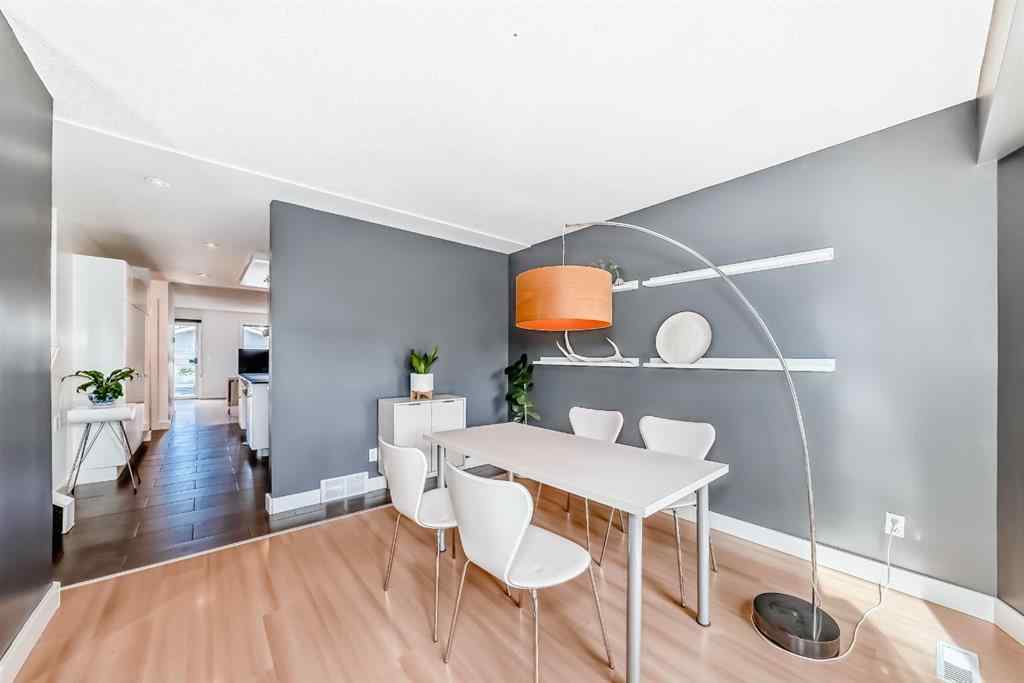 MLS® A2256174 - 2028 32 Avenue SW in South Calgary Calgary, Residential
