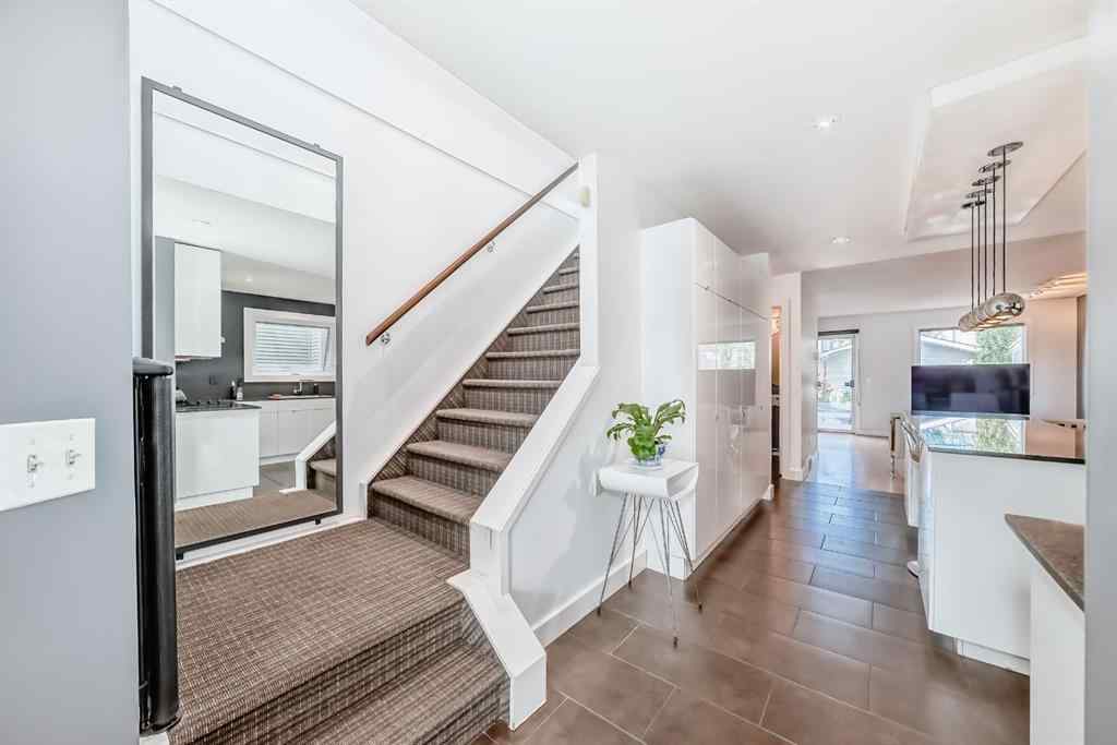 MLS® A2256174 - 2028 32 Avenue SW in South Calgary Calgary, Residential