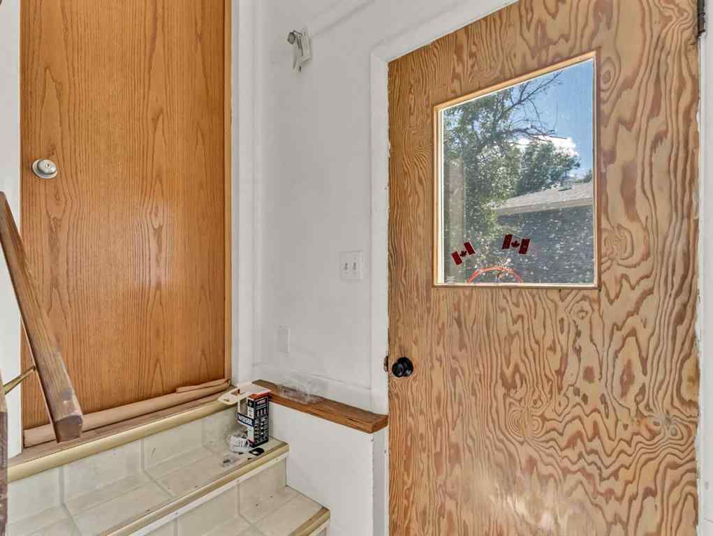MLS® A2256175 - 1702 15 Avenue SE in Crestwood-Norwood Medicine Hat, Residential