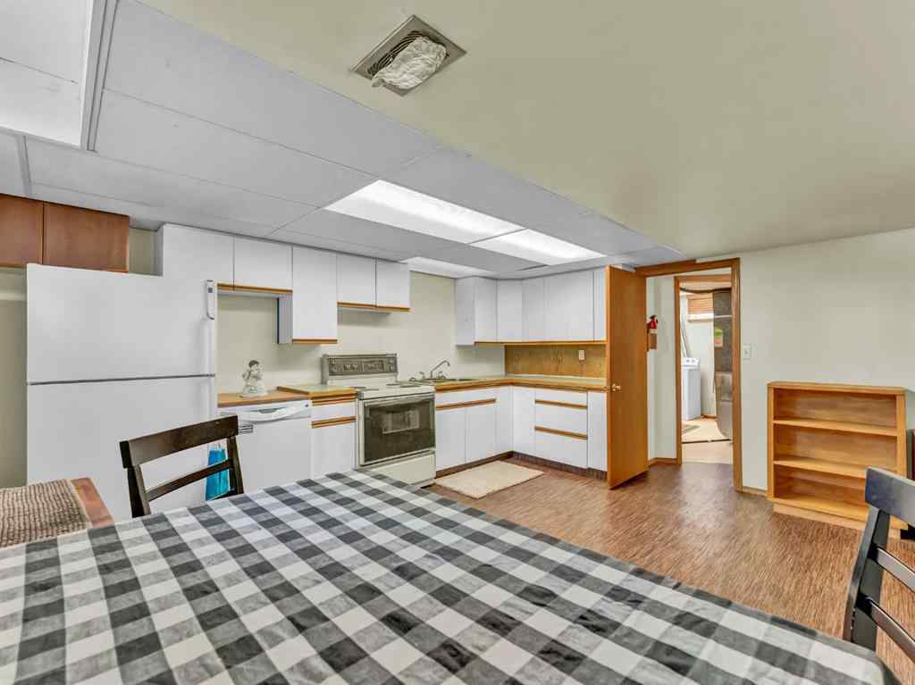 MLS® A2256175 - 1702 15 Avenue SE in Crestwood-Norwood Medicine Hat, Residential