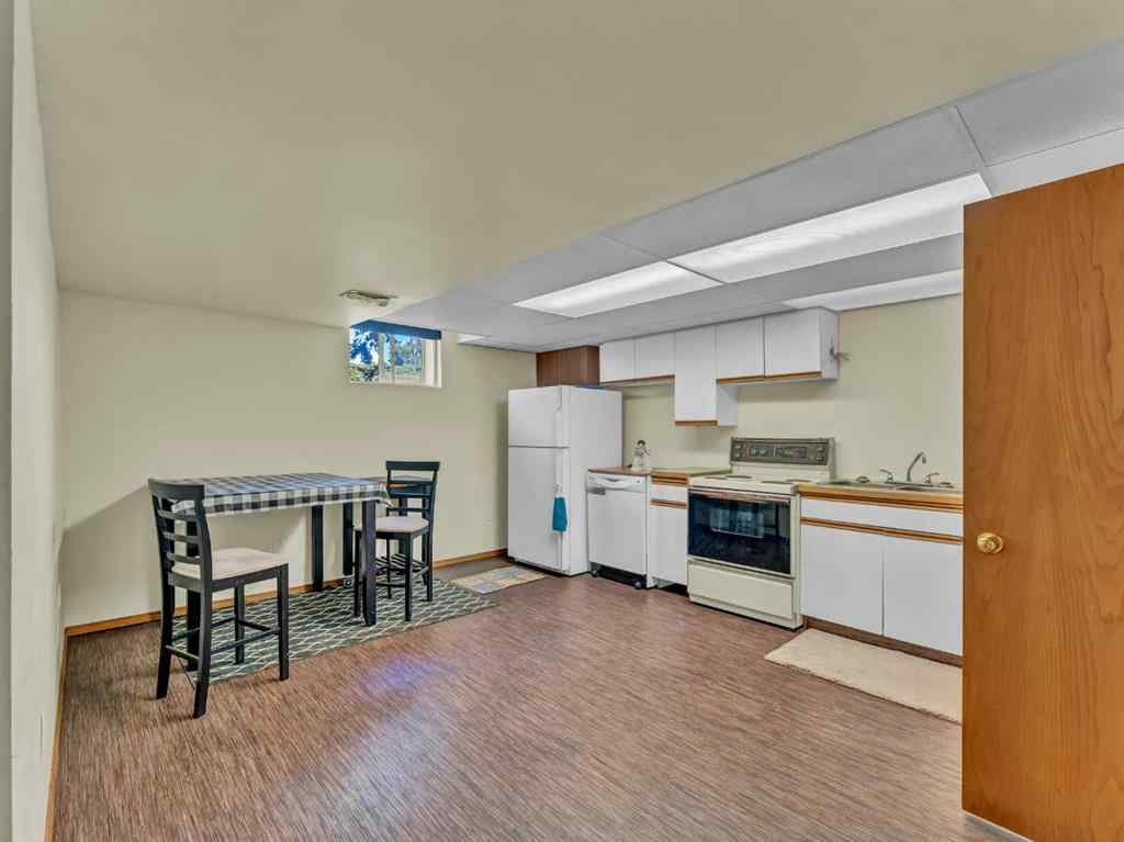 MLS® A2256175 - 1702 15 Avenue SE in Crestwood-Norwood Medicine Hat, Residential