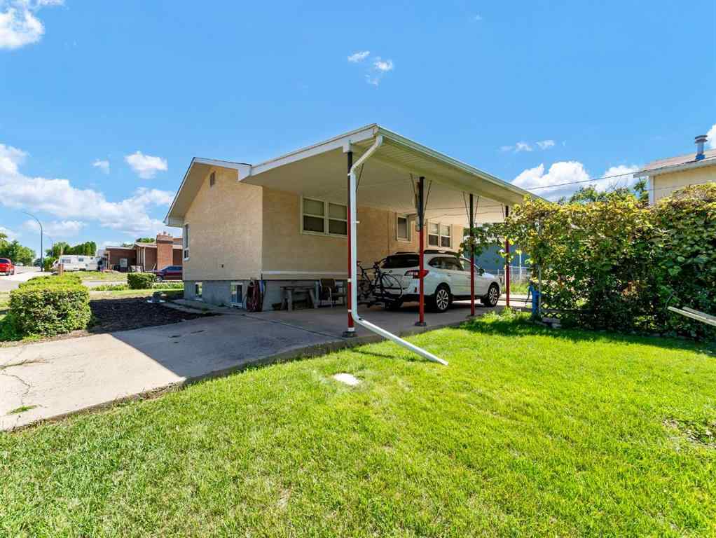 MLS® A2256175 - 1702 15 Avenue SE in Crestwood-Norwood Medicine Hat, Residential