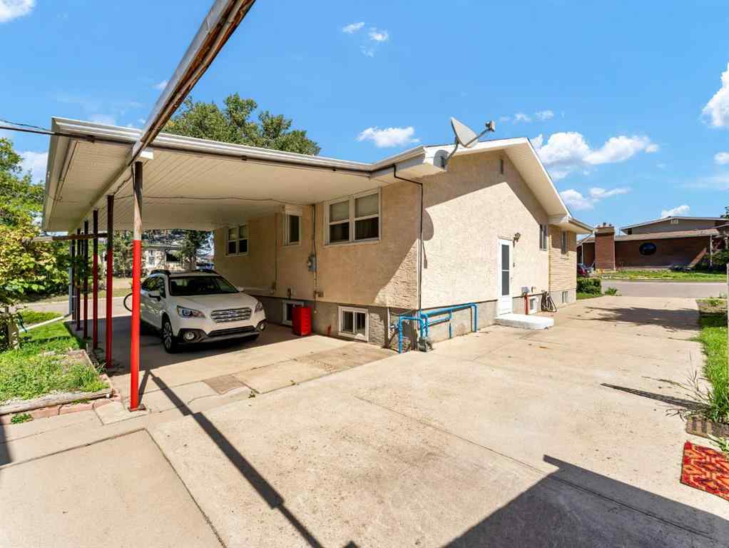 MLS® A2256175 - 1702 15 Avenue SE in Crestwood-Norwood Medicine Hat, Residential