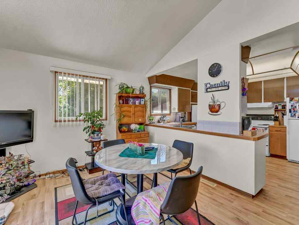 MLS® A2256175 - 1702 15 Avenue SE in Crestwood-Norwood Medicine Hat, Residential