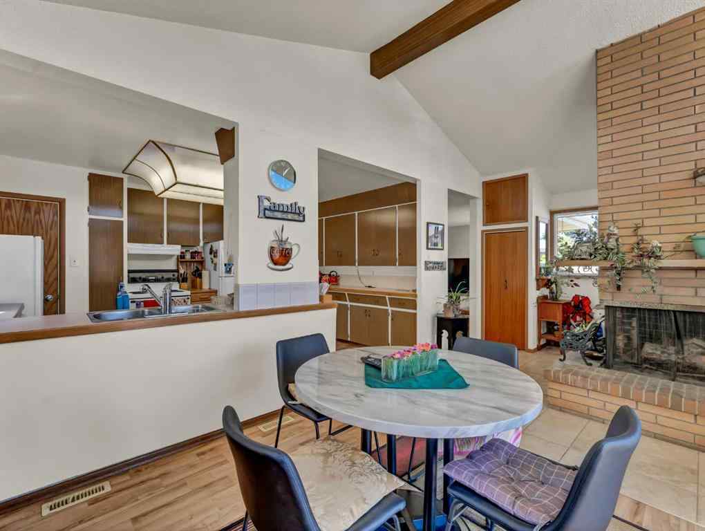 MLS® A2256175 - 1702 15 Avenue SE in Crestwood-Norwood Medicine Hat, Residential