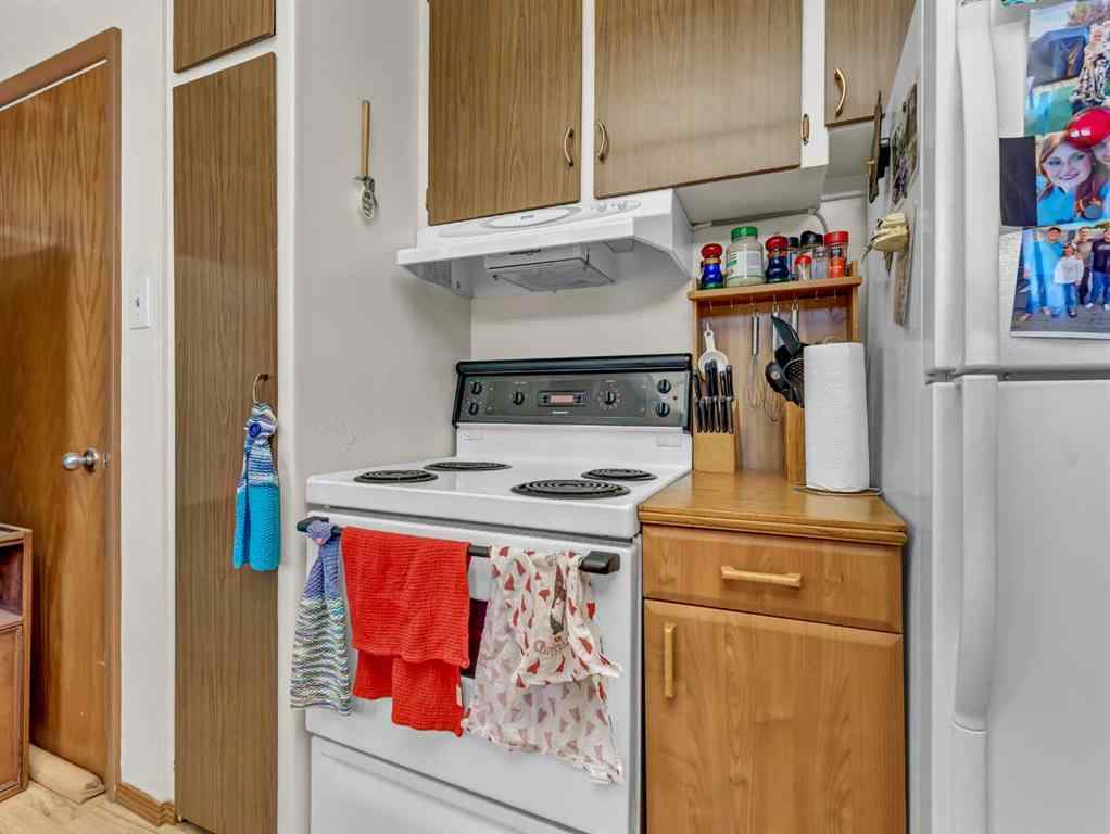 MLS® A2256175 - 1702 15 Avenue SE in Crestwood-Norwood Medicine Hat, Residential