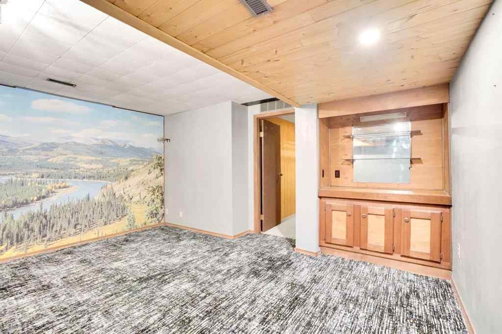 MLS® A2256176 - 7915 Ranchview Drive NW in Ranchlands Calgary, Residential