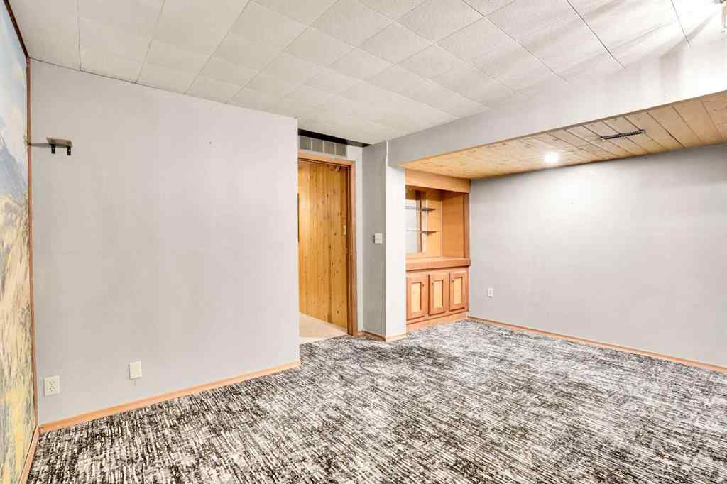 MLS® A2256176 - 7915 Ranchview Drive NW in Ranchlands Calgary, Residential