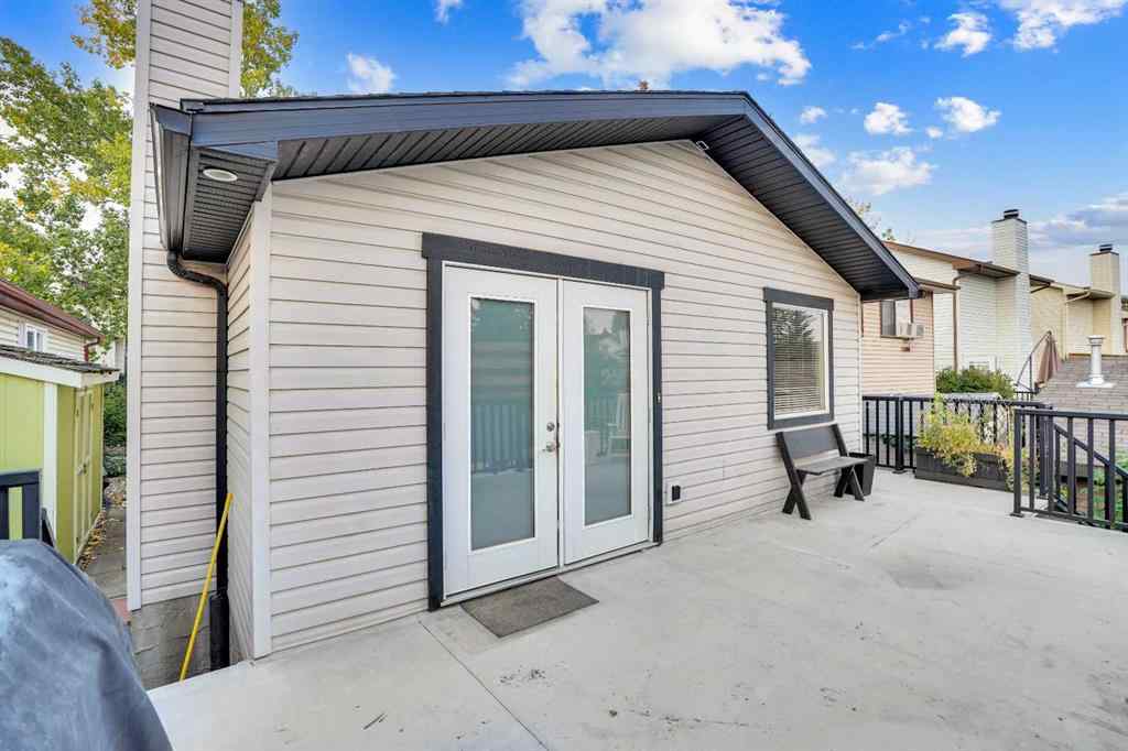 MLS® A2256176 - 7915 Ranchview Drive NW in Ranchlands Calgary, Residential