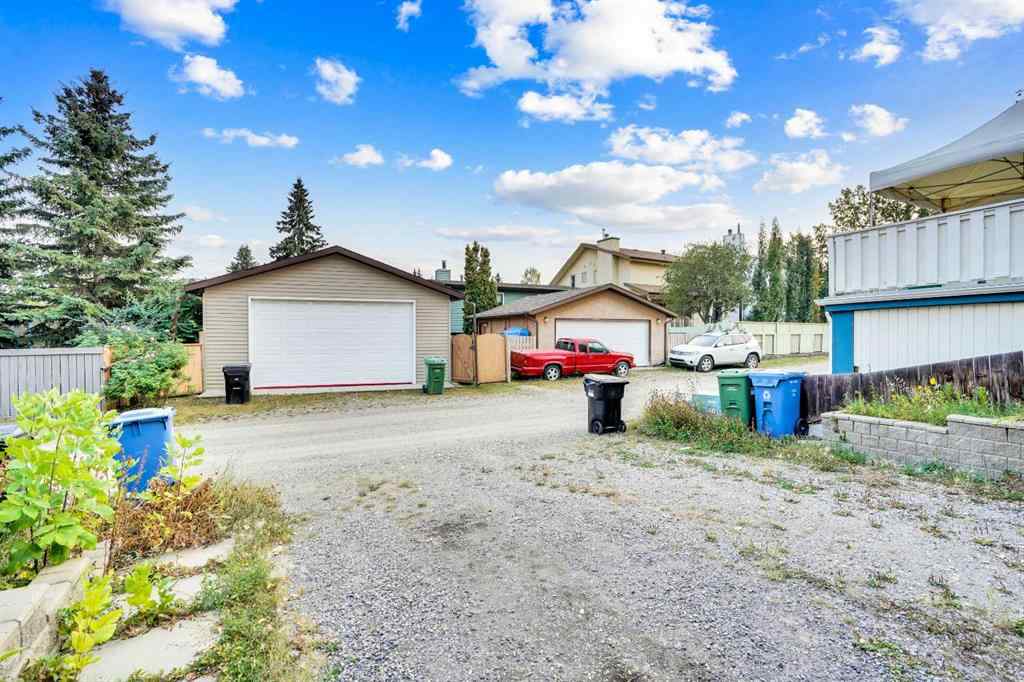 MLS® A2256176 - 7915 Ranchview Drive NW in Ranchlands Calgary, Residential