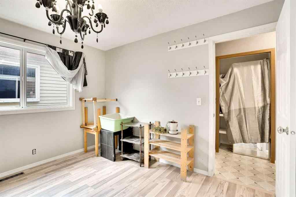 MLS® A2256176 - 7915 Ranchview Drive NW in Ranchlands Calgary, Residential