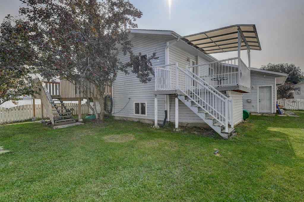 MLS® A2256177 - 9762 71 Avenue  in South Patterson Place Grande Prairie, Residential