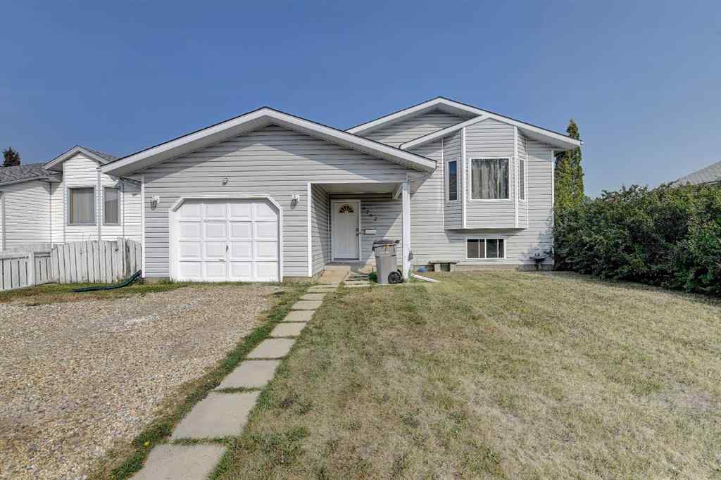 MLS® A2256177 - 9762 71 Avenue  in South Patterson Place Grande Prairie, Residential