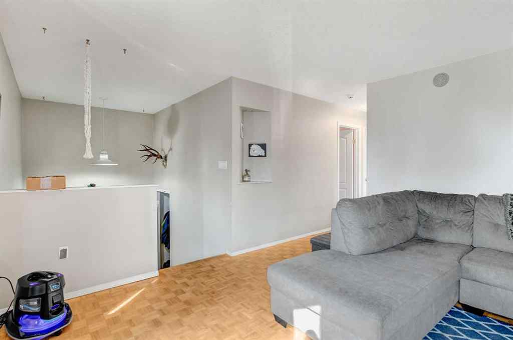 MLS® A2256177 - 9762 71 Avenue  in South Patterson Place Grande Prairie, Residential