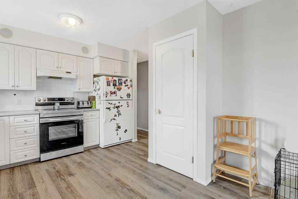MLS® A2256177 - 9762 71 Avenue  in South Patterson Place Grande Prairie, Residential