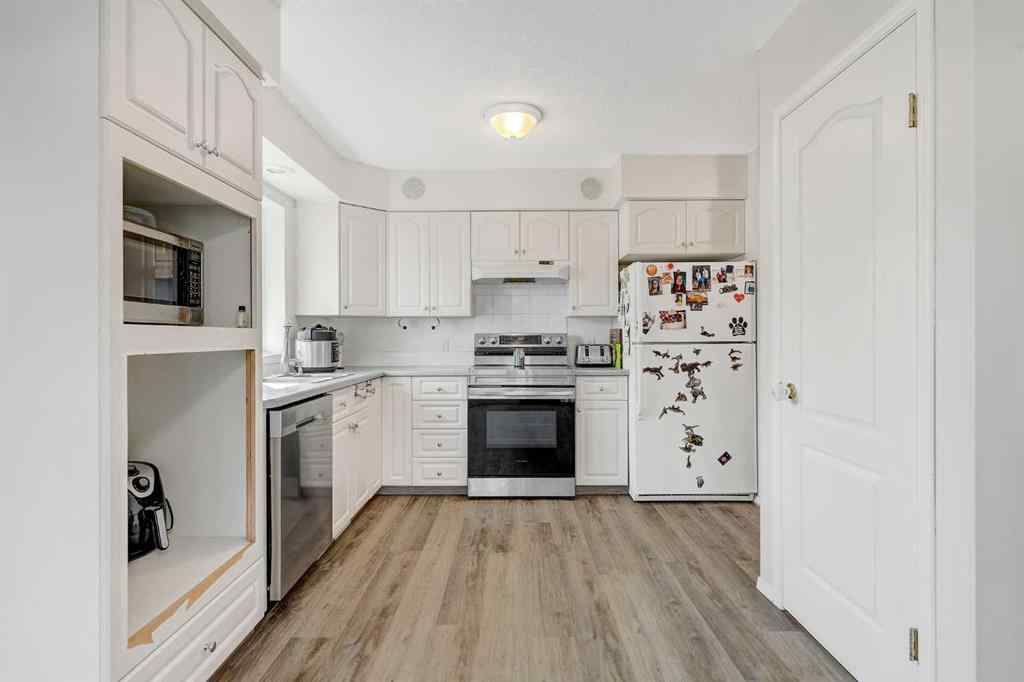 MLS® A2256177 - 9762 71 Avenue  in South Patterson Place Grande Prairie, Residential