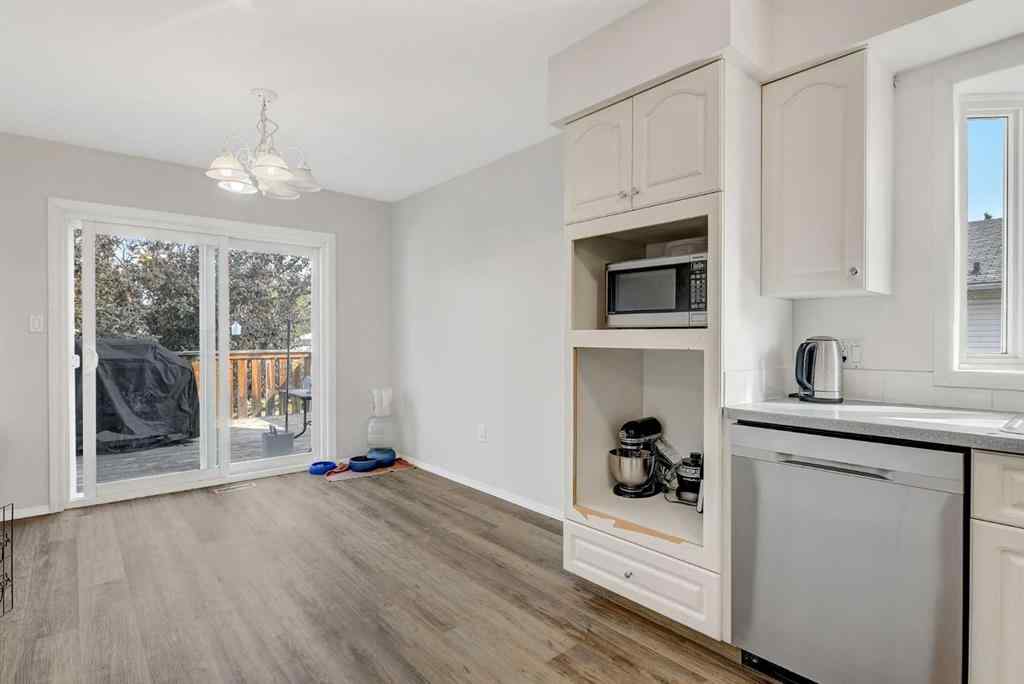 MLS® A2256177 - 9762 71 Avenue  in South Patterson Place Grande Prairie, Residential