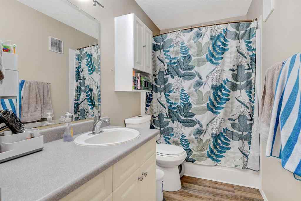MLS® A2256177 - 9762 71 Avenue  in South Patterson Place Grande Prairie, Residential