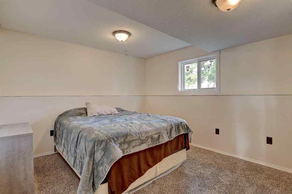 MLS® A2256177 - 9762 71 Avenue  in South Patterson Place Grande Prairie, Residential