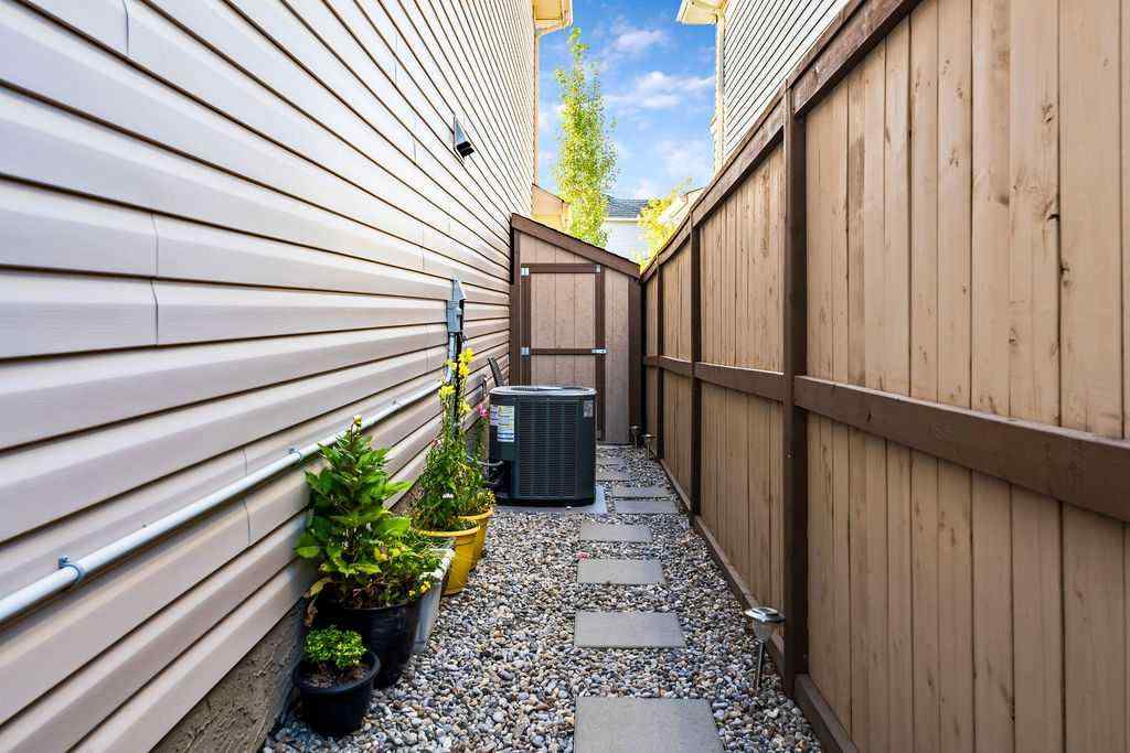 MLS® A2256186 - 366 Citadel Drive NW in Citadel Calgary, Residential