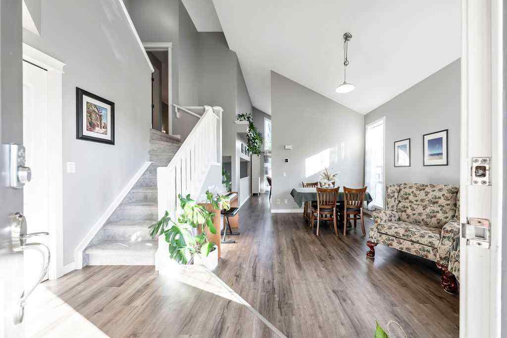 MLS® A2256186 - 366 Citadel Drive NW in Citadel Calgary, Residential