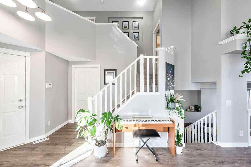 MLS® A2256186 - 366 Citadel Drive NW in Citadel Calgary, Residential