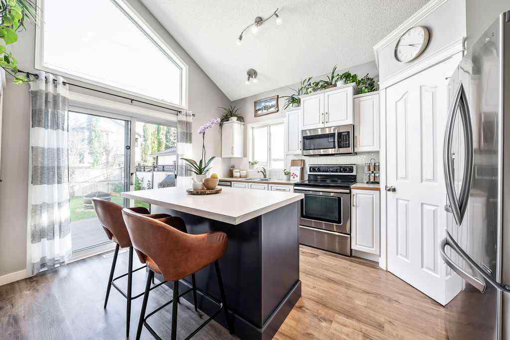 MLS® A2256186 - 366 Citadel Drive NW in Citadel Calgary, Residential
