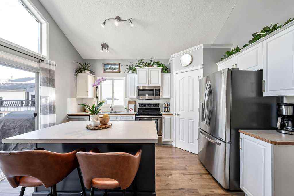 MLS® A2256186 - 366 Citadel Drive NW in Citadel Calgary, Residential