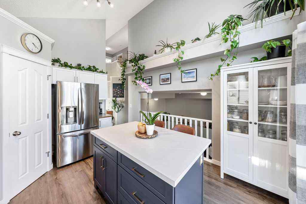 MLS® A2256186 - 366 Citadel Drive NW in Citadel Calgary, Residential