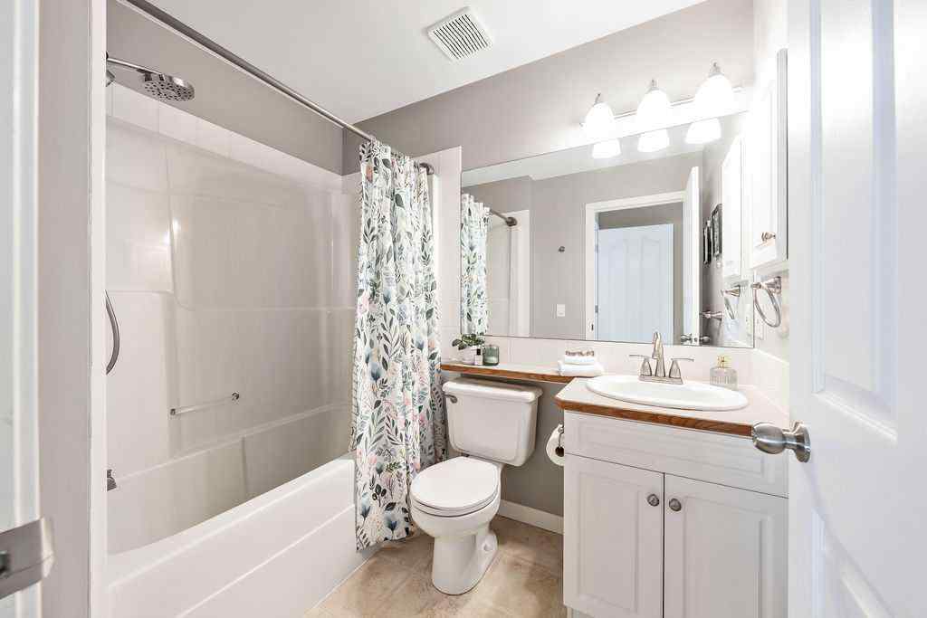 MLS® A2256186 - 366 Citadel Drive NW in Citadel Calgary, Residential